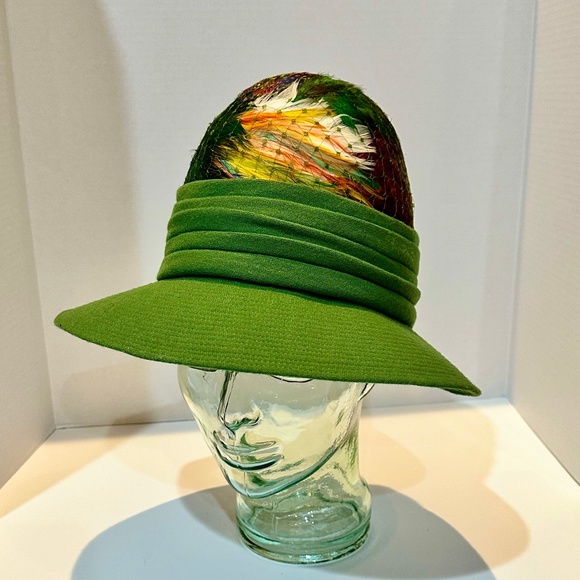 1960\'s Posh Green Vintage Hat w/ Pheasant Feathers - OS